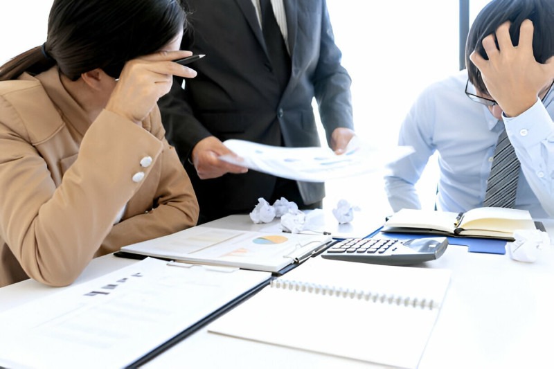 Thiếu tài liệu bán hàng – brochure – profile để giới thiệu dịch vụ rõ ràng, chuyên nghiệp.